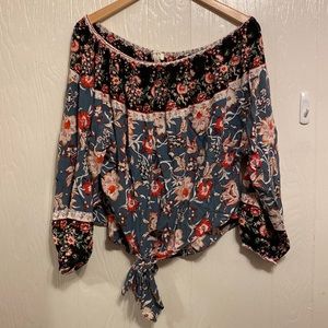 Umgee Off the Shoulder Balloon Sleeve Tie Front Crop Top L